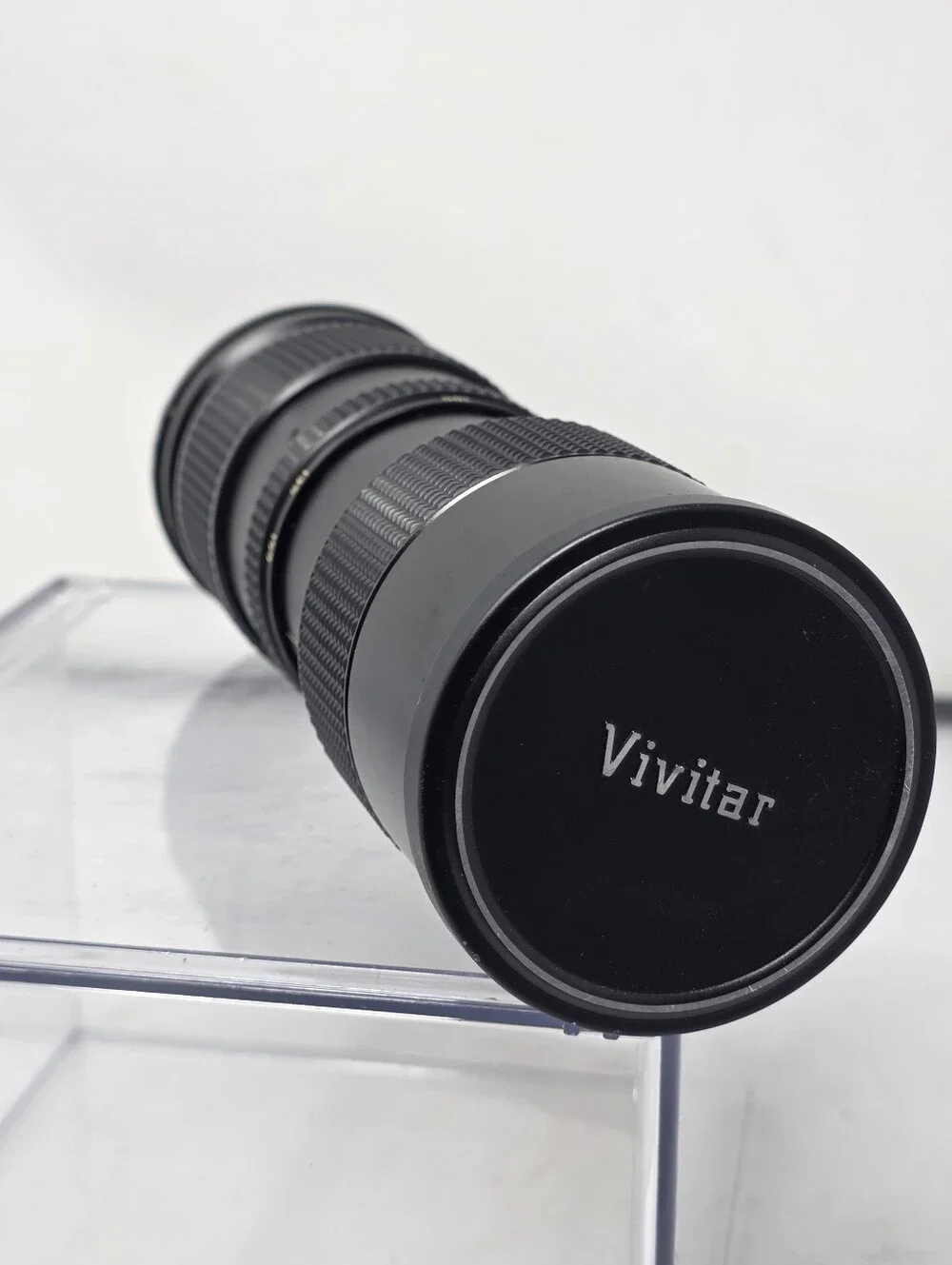 VIVITAR (by KIRON) AUTO ZOOM 85-205mm 1:3.8. M42 mount lens. Comes w/ case, cap.
